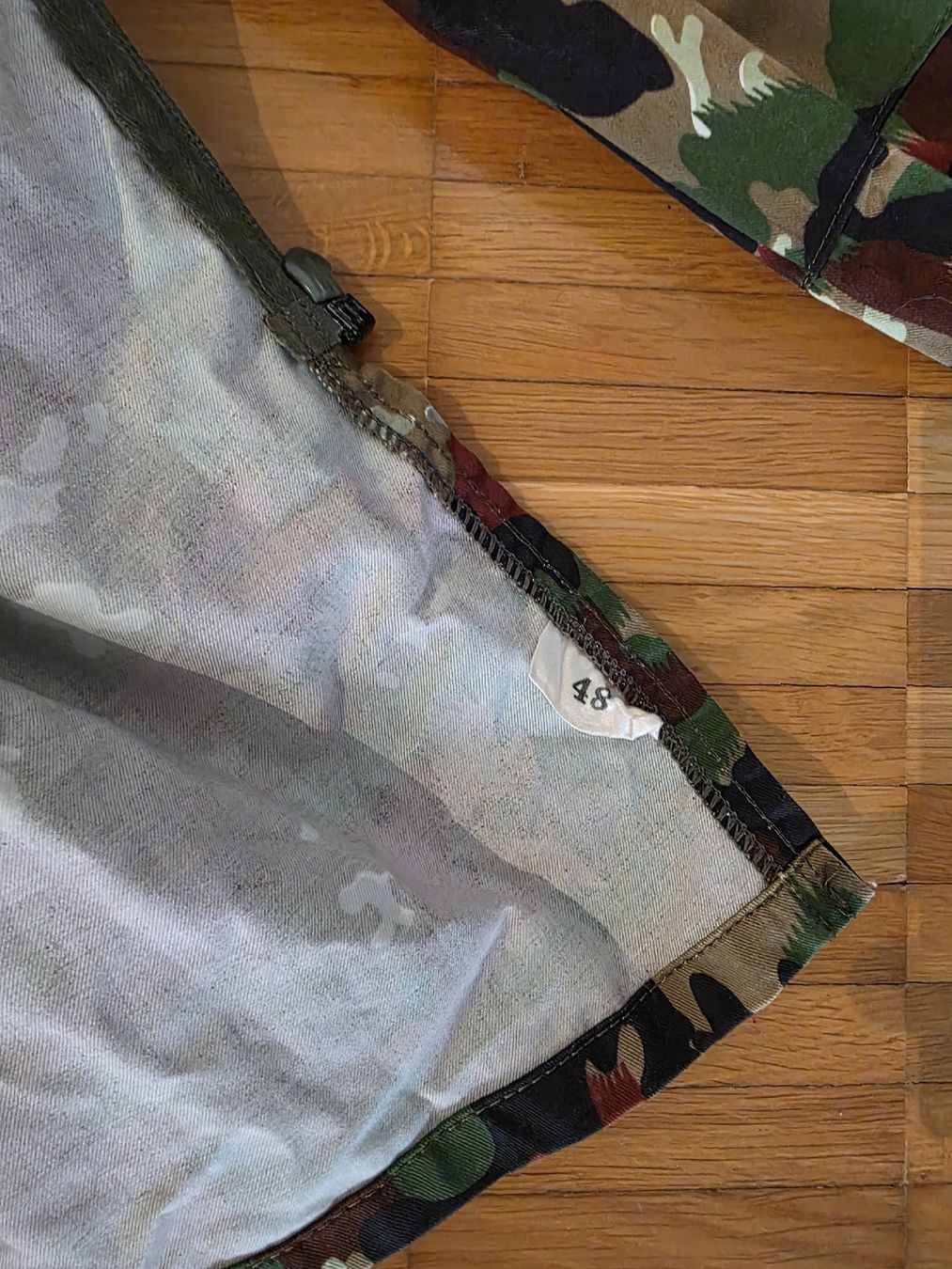 Armée suisse Uniformes: Schweizer Armee Tarnjacke TAZ 90 – D'occasion à Winterthur par Eljabanebre 2