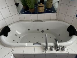 RIHO Badewanne Whirlpool mit Hydromasage und LED Beleuchtung