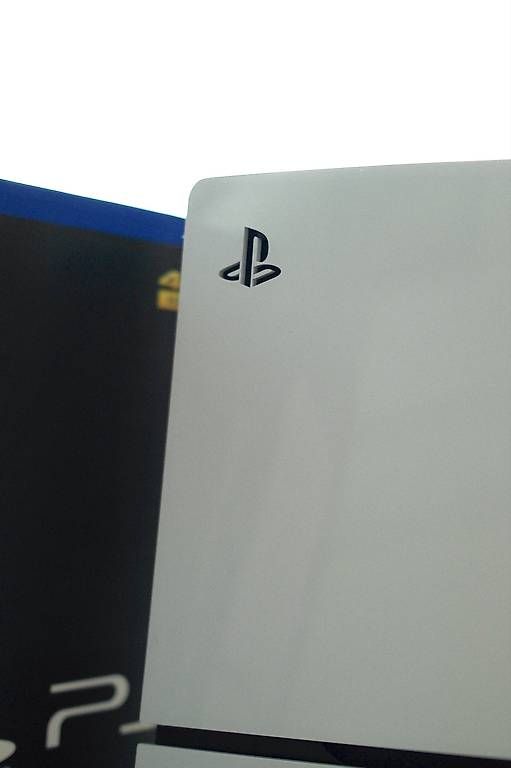 Sony Console: PlayStation 5 Digital Edition (slim) Neuwertig Preis VB – Nuovo (secondo la descrizione) da Liebefeld venduto da beb_2nbz 1