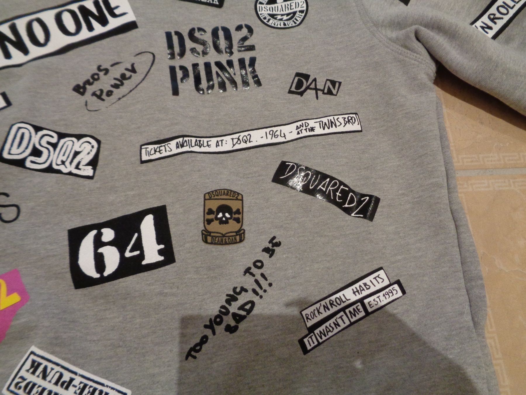 Dsquared2 Maglioni & Felpe: Dsquared2 NWT Pulli, 12J 152 NP183 Fr – Nuovo (secondo la descrizione) da Klingnau venduto da Markus14 2