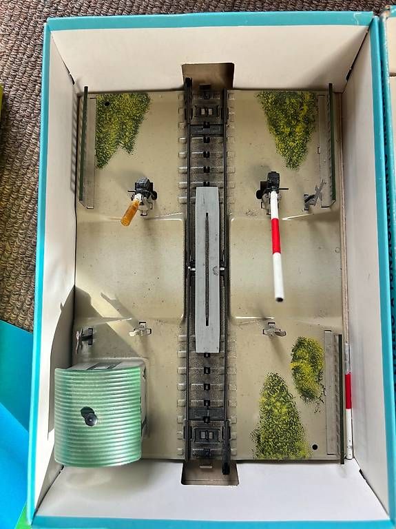 Modellini di ferrovie: Märklin H0 Bahnübergang  – Usato da Ziefen venduto da adr_vts8