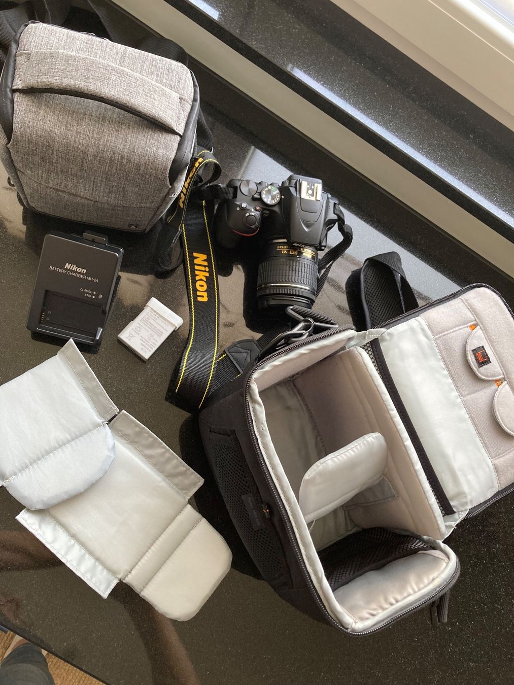 Nikon Fotocamera: Nikon Anfängerkamera D3500 Neuwertig – Nuovo (secondo la descrizione) da Sargans venduto da bri_mgm8