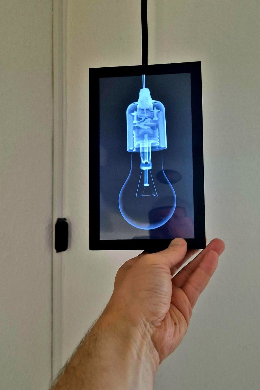 Lampes: Lampe design suspension - radio ampoules – D'occasion à Genève par alemagri 1