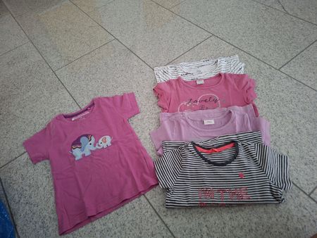 T-Shirt mit Grösse 104 angeschrieben bei 98 getragen 