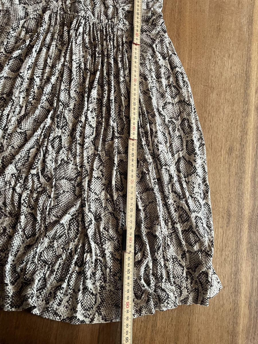 Vestiti: Kleid Velvet ca Gr 36 – Usato da Aarberg venduto da Jakaro 3