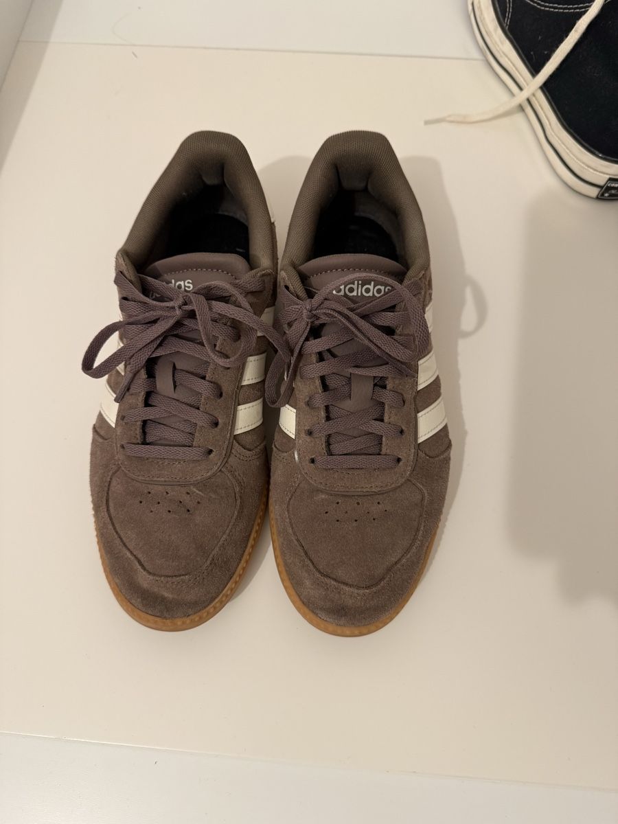 Adidas Herrenschuhe: Baskets Adidas, taille 39 1/2 – Gebraucht aus Carouge GE von yan_2nn8 2