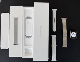 Apple Watch 6 (44 mm)  2 Originalarmbänder  neuwertig