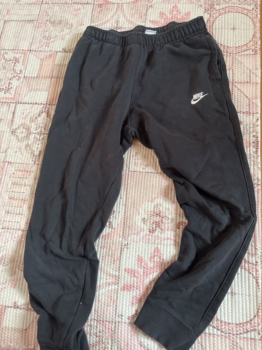 Nike Lotti di vestiti: Nike Black Sweatpants/trackpants – Usato da Commugny venduto da n_a_m2tv 1