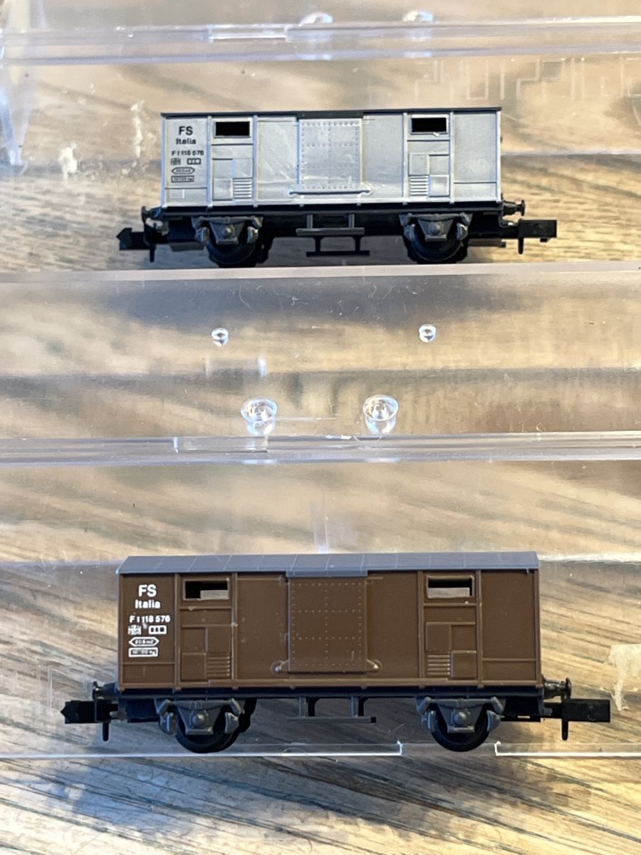 Modellini di ferrovie: 2x Güterwagen gebraucht – Usato da Leuzigen venduto da LaicaStar