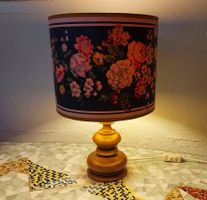 Blumenlampe Tischlampe Vintage 70er mit Holzfuss