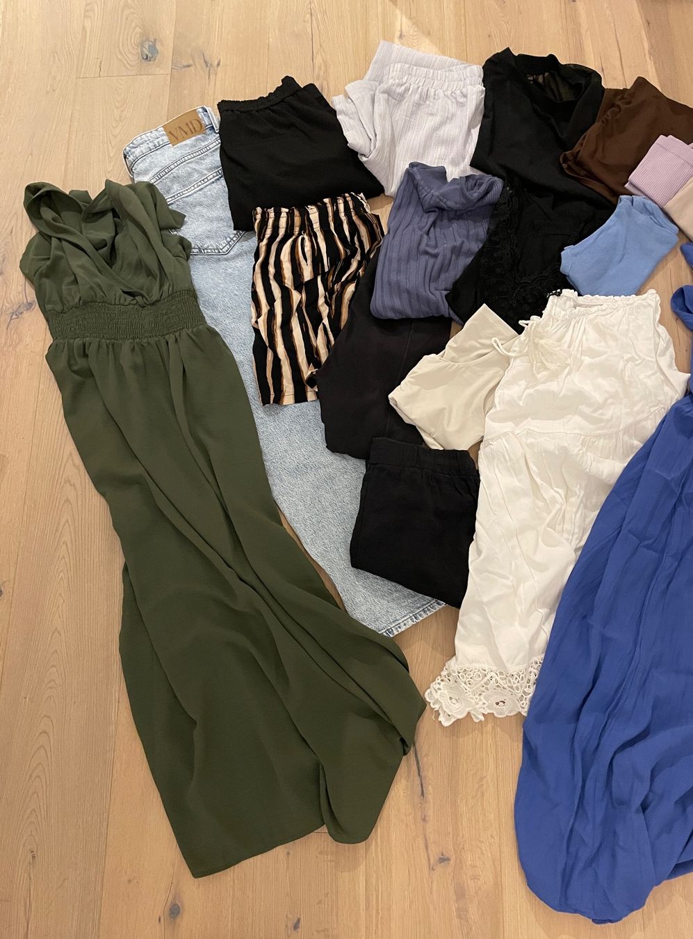 Lotti di vestiti: 18 teilig Kleiderpaket GR. S/M – Nuovo (secondo la descrizione) da Bürglen TG venduto da sab_f6nd 1