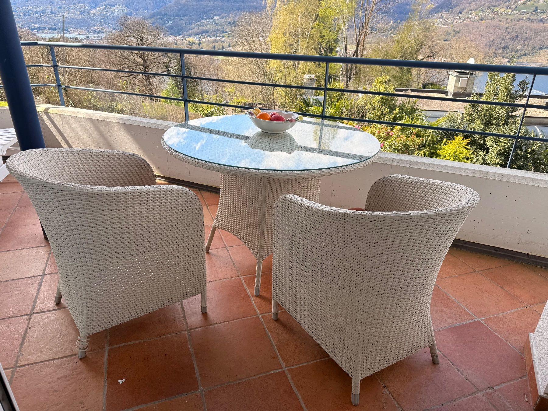 Hunn Set di tavolo e panche: Set da giardino in rattan – Usato da Wollerau venduto da mac_99rn