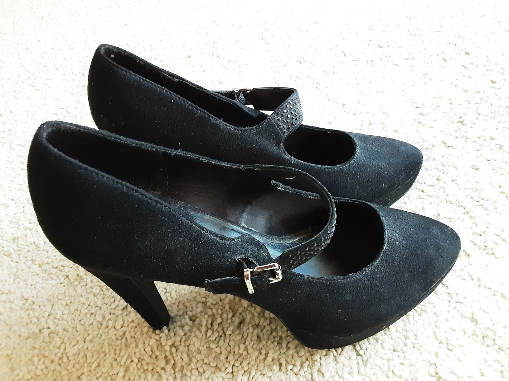 Scarpe da donna: Schwarze CATWALK High Heels Gr. 39 – Nuovo (secondo la descrizione) da Altdorf UR venduto da Brandli 1
