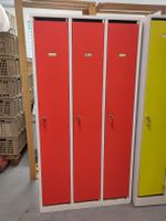 Garderobenschrank/ Spind rot lackiert
