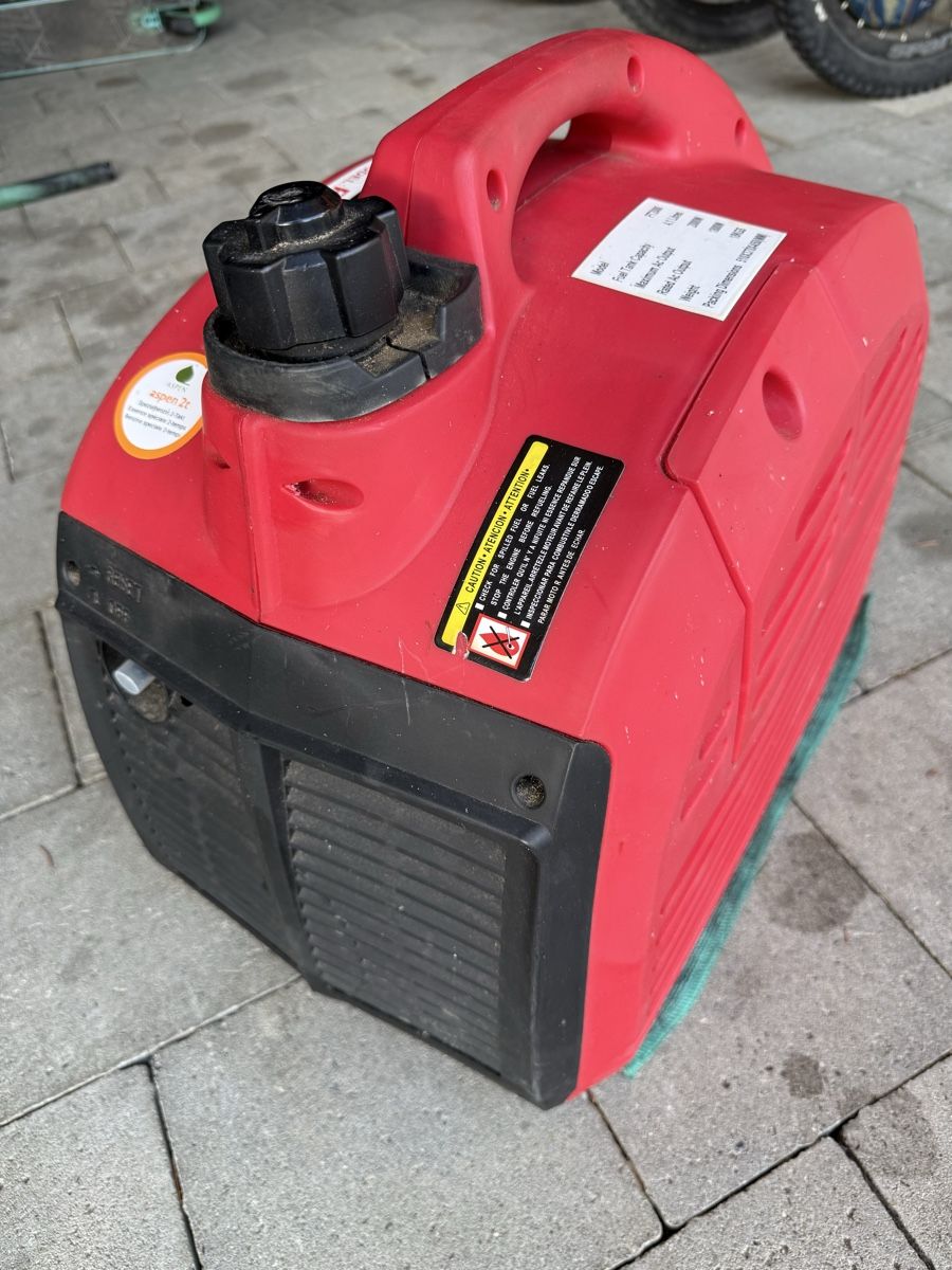 Générateurs de courant: Stromerzeuger Powertech PT2000 2000W guter Zustand – D'occasion à Heiligenschwendi par HighSpeedCutting 1