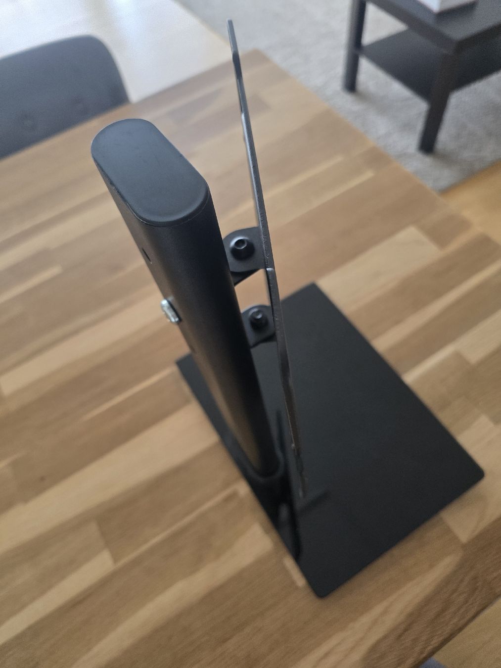 Staffa per monitor: Monitorhalter Tischfuss TV-Halterung BONTEC Schwarz – Usato da Adlikon b.Regensdf venduto da Cammix1 1
