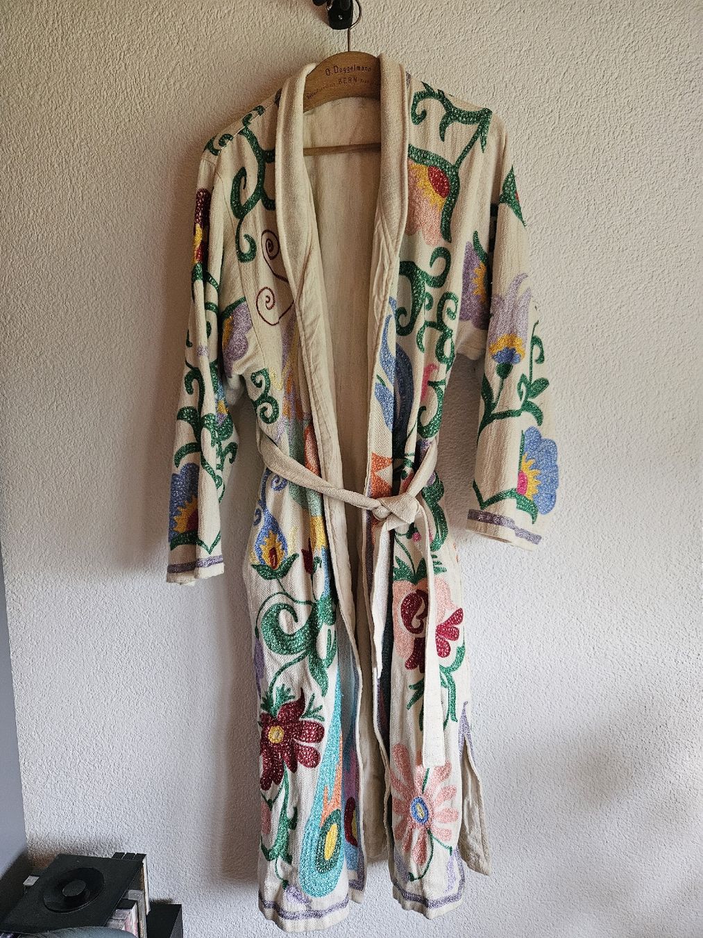 Kimonos: Handbestickter Mantel – Gebraucht aus Zuchwil von blumenfeld13