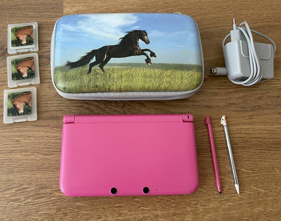 Nintendo Console: Nintendo 3DS XL Pink – Usato da Glattpark(Opfikon) venduto da Beubeu44