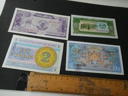 Weltbanknoten, 4 alte Geldscheine ungefaltet