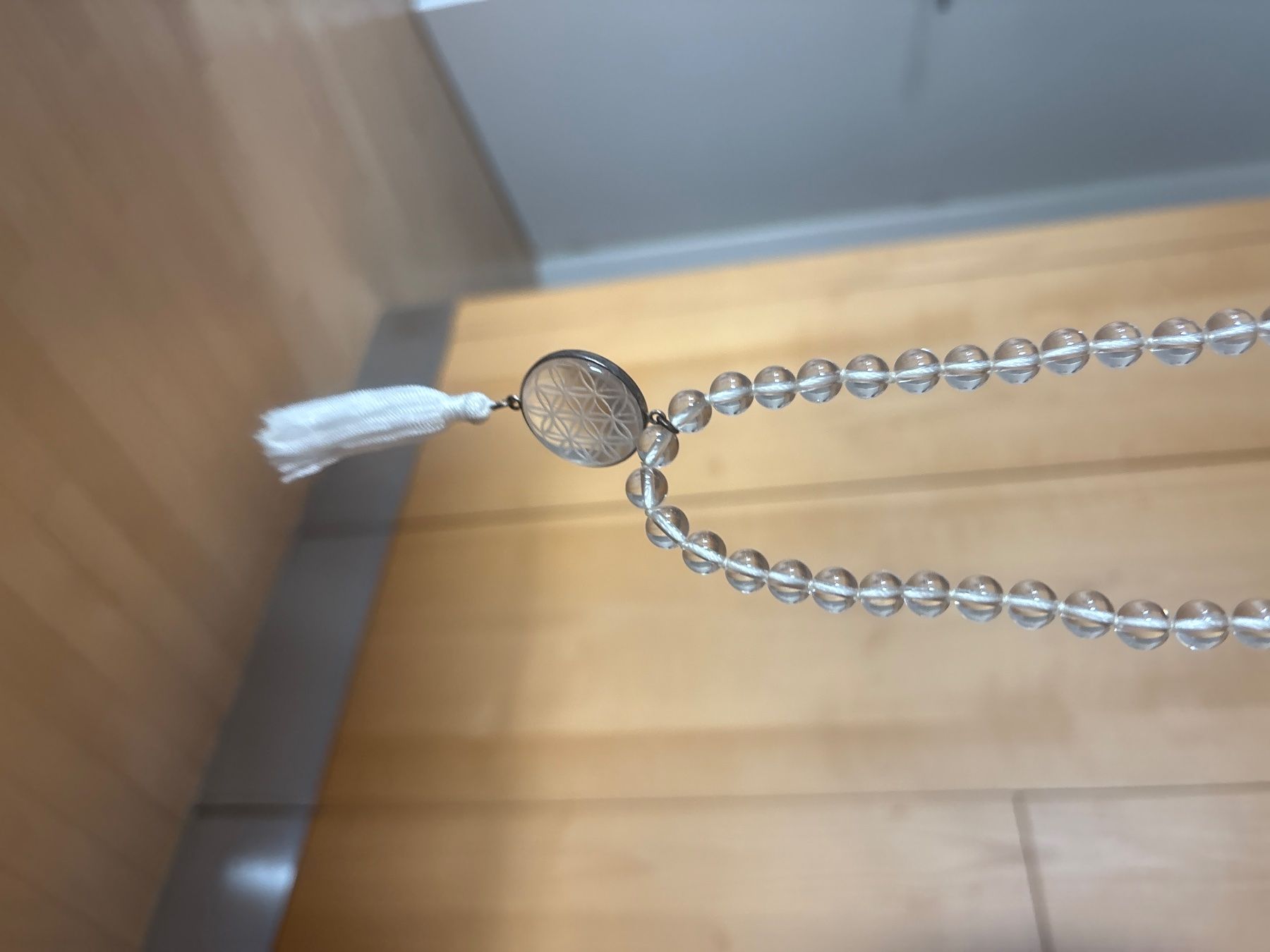 Catenine: Collier avec pendentif rond et pompon – Usato da Puidoux venduto da ray_2b5z 1