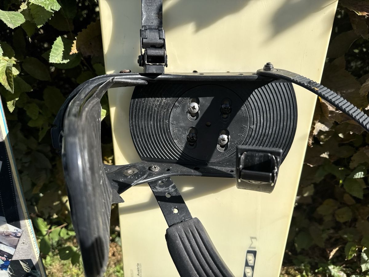 Board: Snowboard Phantom Limited Edition mit Bindung gebraucht – Usato da Wettingen venduto da ste_zvg9 1