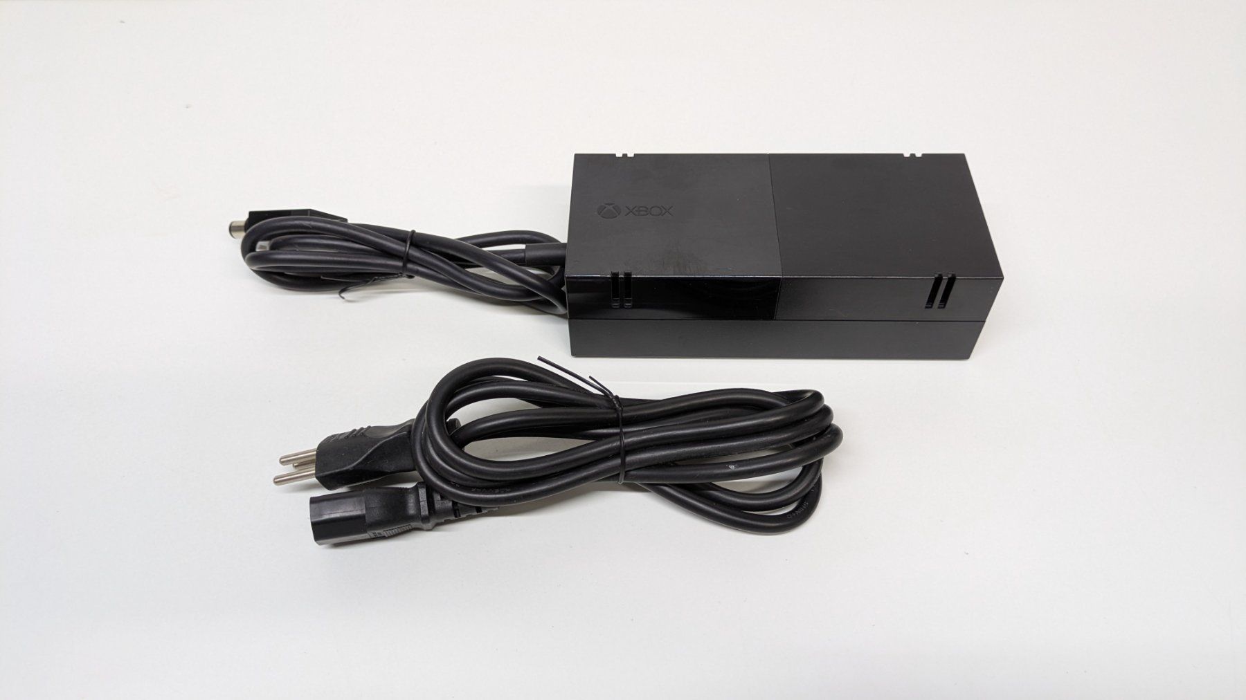 Microsoft Cavi: Original Xbox One Netzteil / Power Supply – Usato da Menziken venduto da mame18