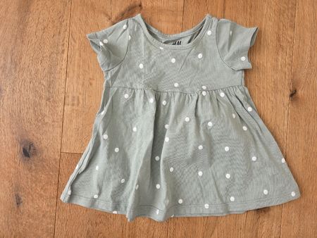 H&M Sommer Kleid Gr. 62, hellgrün mit Punkten, Röckli, Pünkt