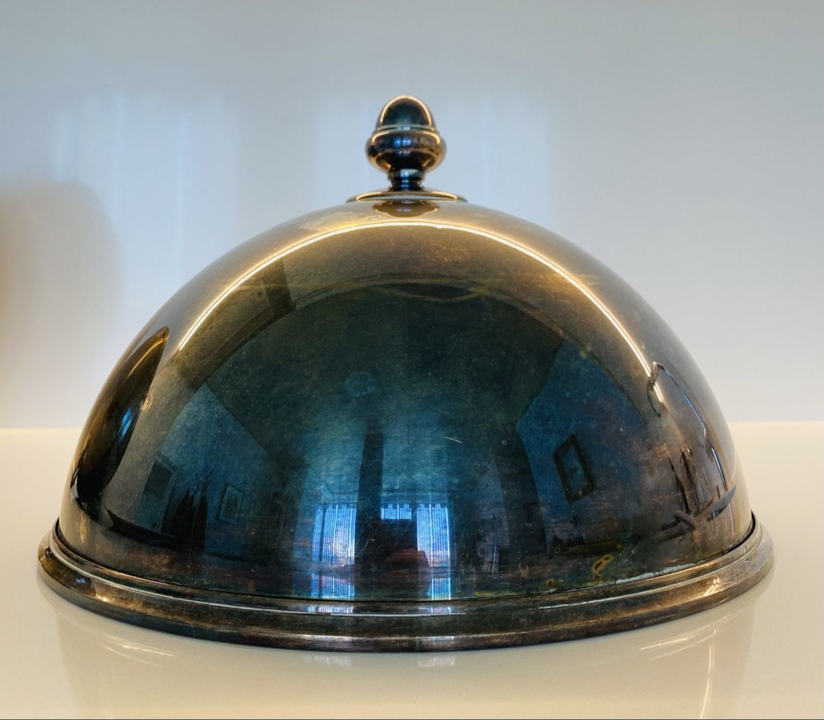 Piatti di portata: 2x Antike Cloche/ Speiseglocke versilbert – Usato da Basel venduto da phidelitas 7
