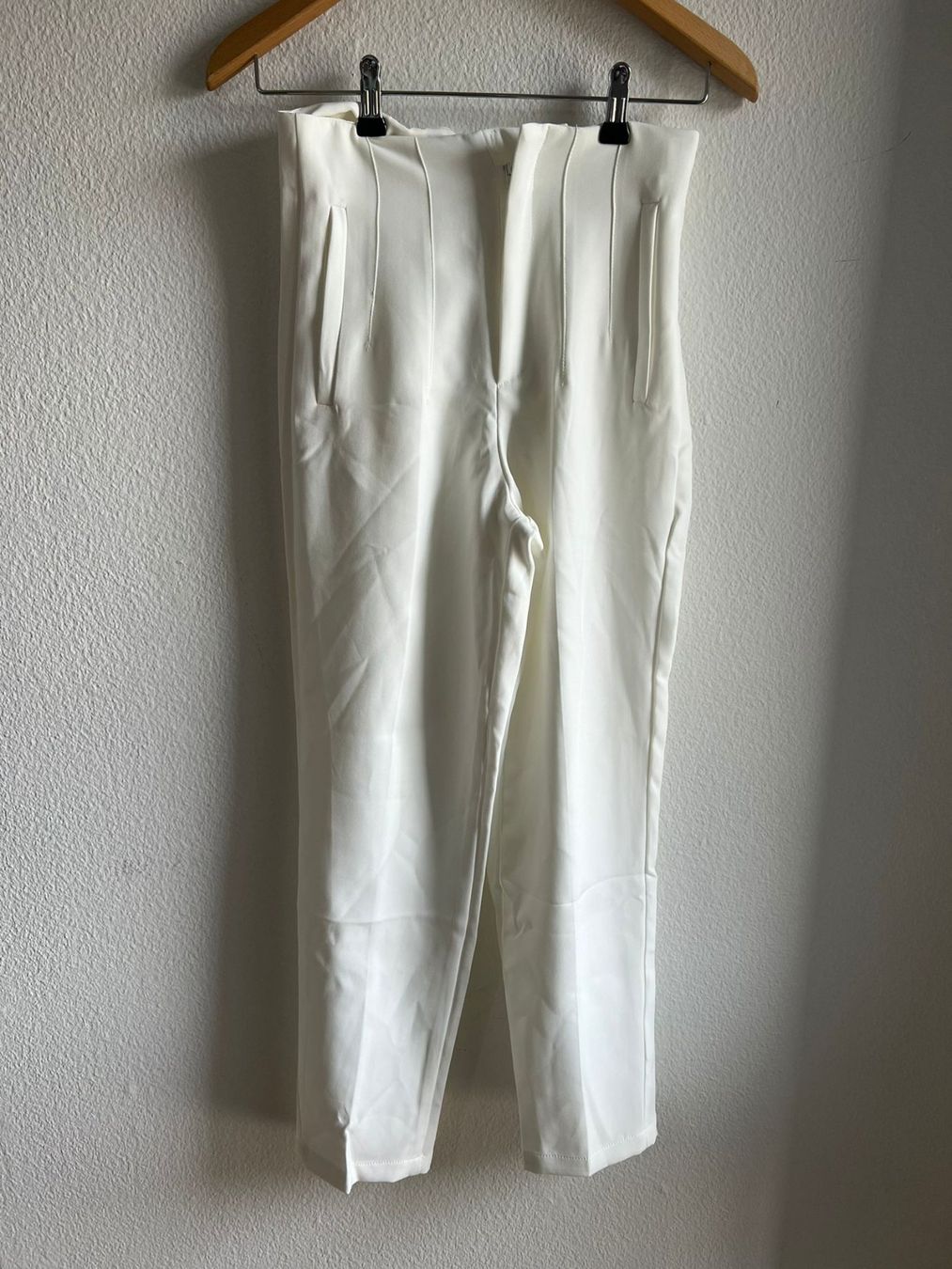 Pantaloni: Damen Hose weiss – Nuovo (secondo la descrizione) da Lupfig venduto da Pluribus