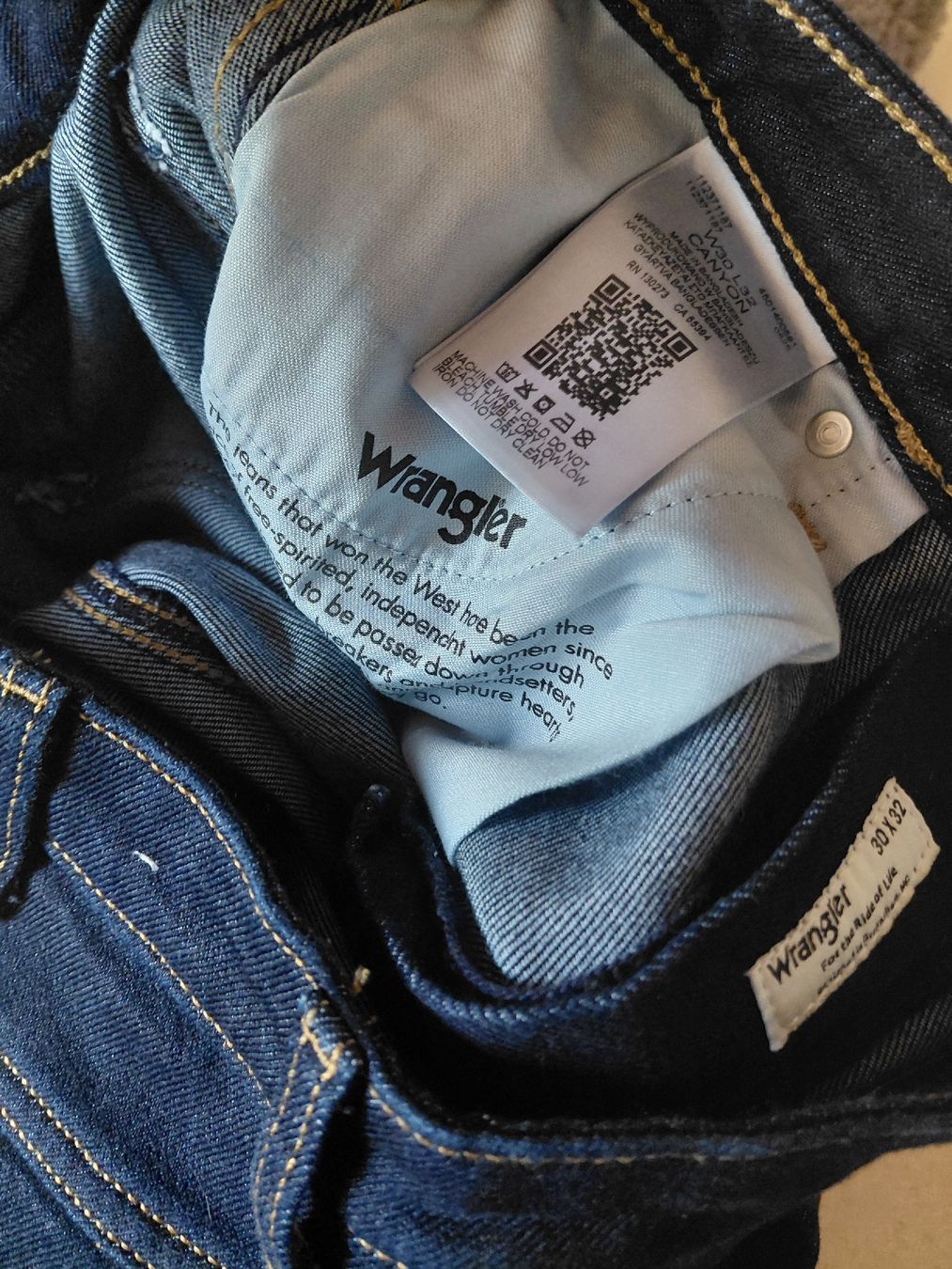 Wrangler Jeans: Wrangler bootcut Jeans 30×32 Damen – Usato da Schaffhausen venduto da monikaD010203 4