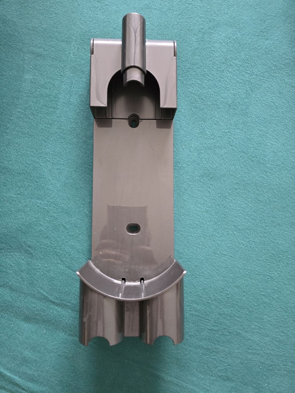 Dyson Staubsauger & Zubehör: dyson V8 support mural – Gebraucht aus La Chaux-de-Fonds von Elissa
