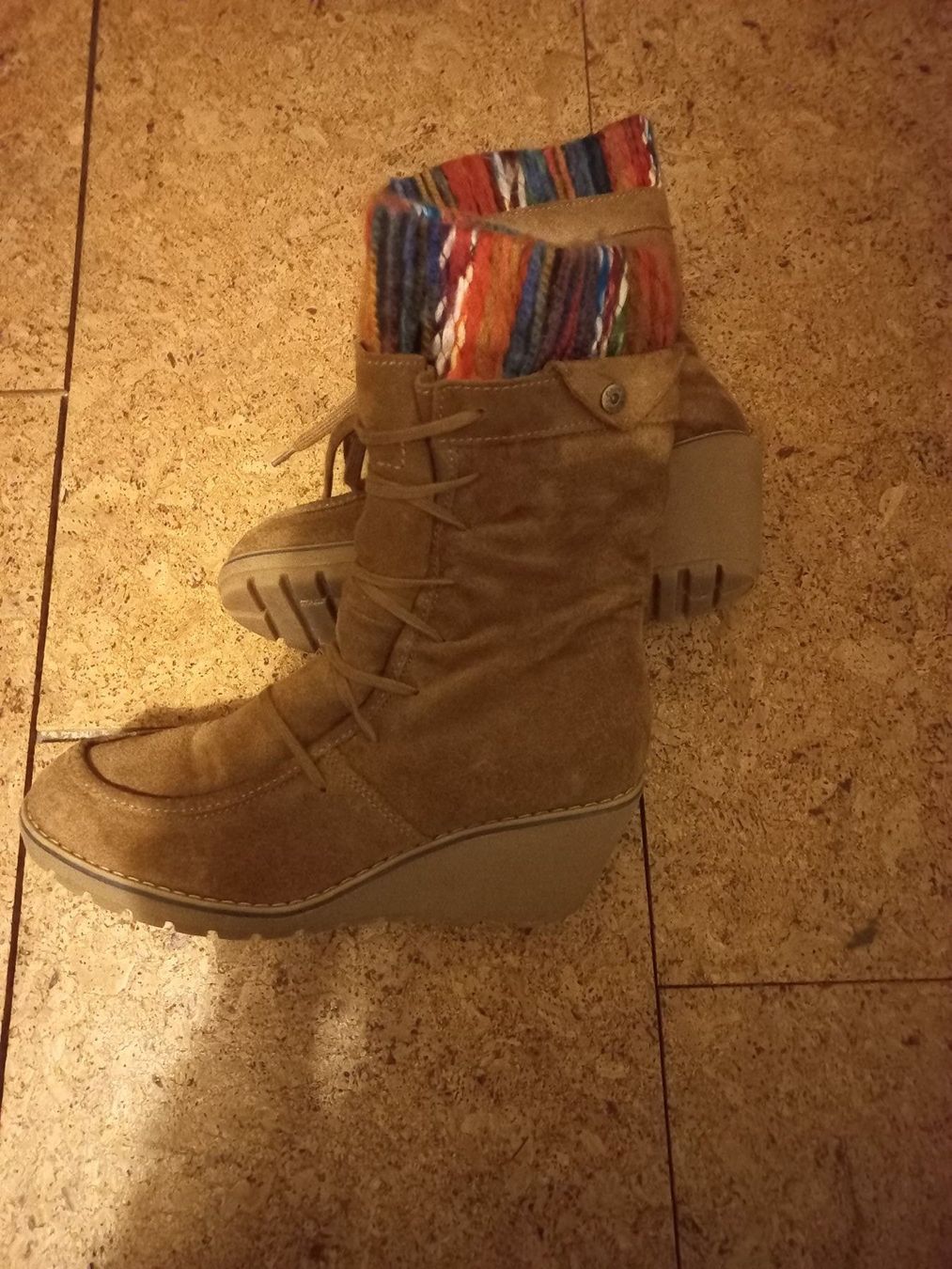 Scarpe da donna: Wedge Boots/Stiefel aus Wildleder – Nuovo (secondo la descrizione) da Oberuzwil venduto da venditum.