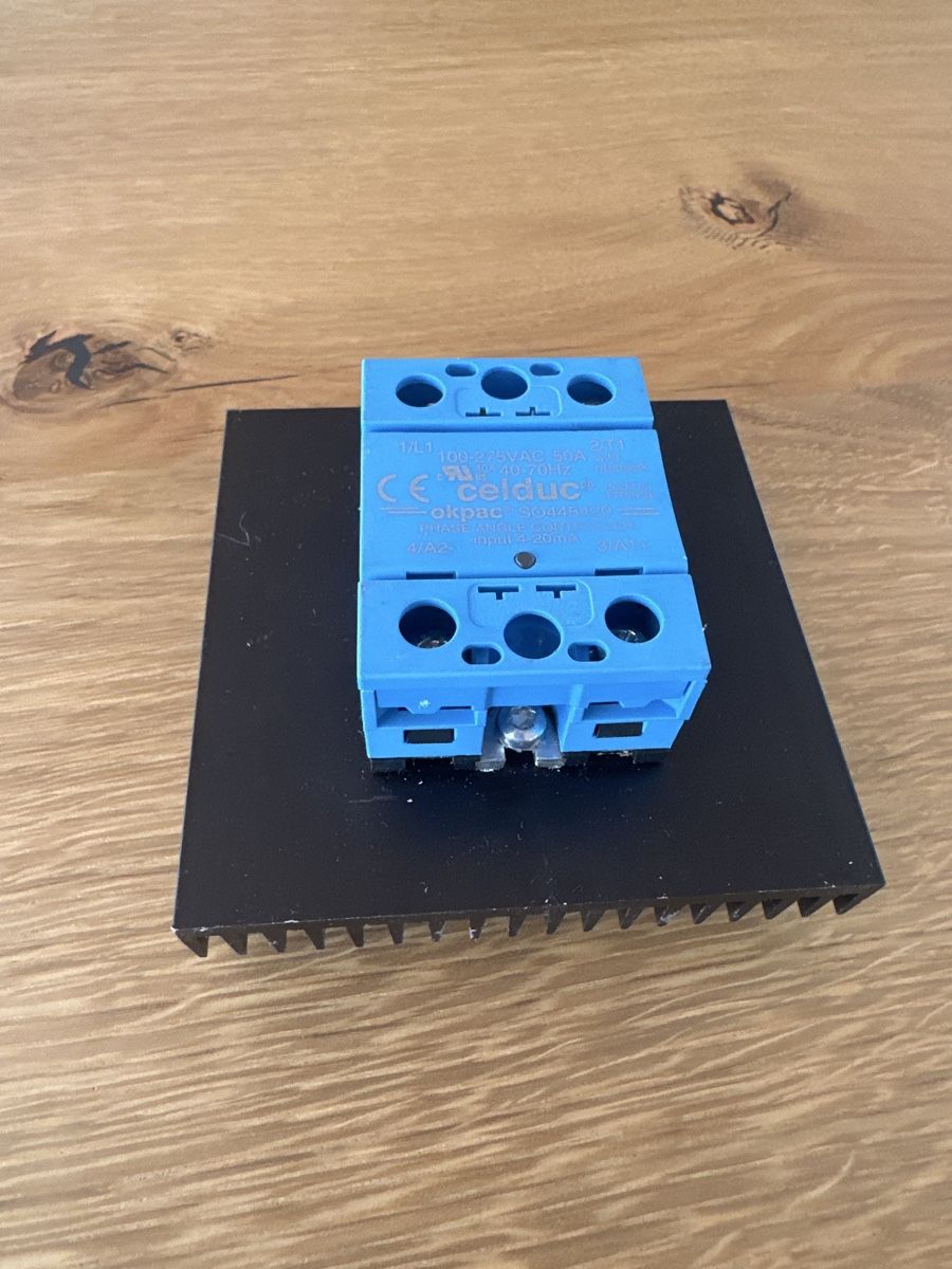Componenti elettronici: Celduc SO445420 50A Solid State Relais - Top Zustand! – Usato da Sirnach venduto da flico02