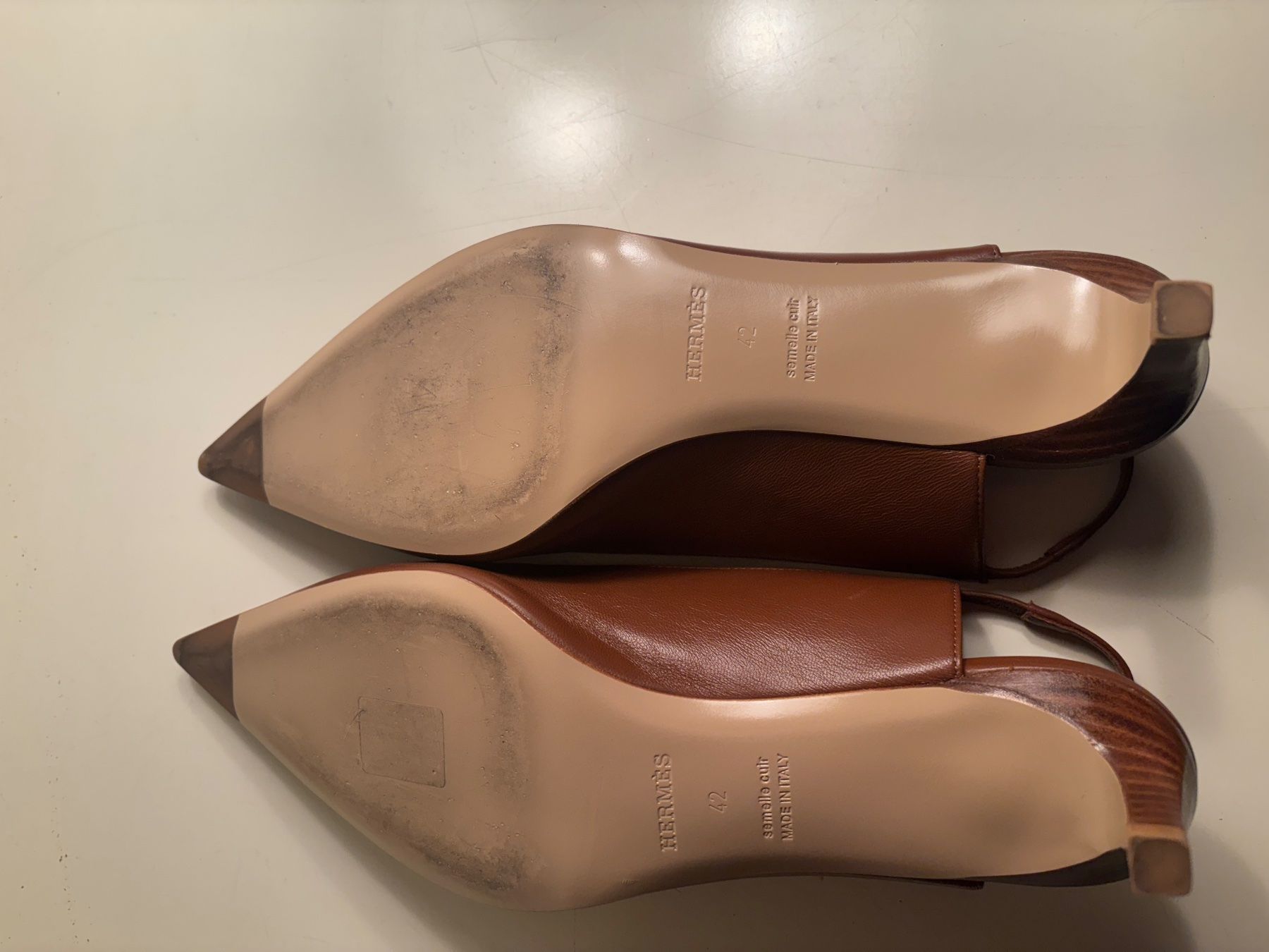 Hermès Scarpe da donna: Hermes Pumps Goldbraun 42 – Usato da Riehen venduto da Snoopy3 2