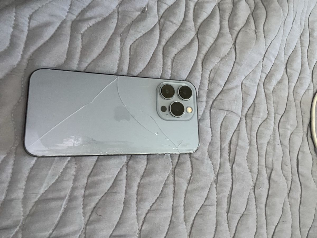 Apple Telefoni cellulari / Smartphones: iphone 13  – Difettoso da Le Mont-sur-Lausanne venduto da had_8vyg
