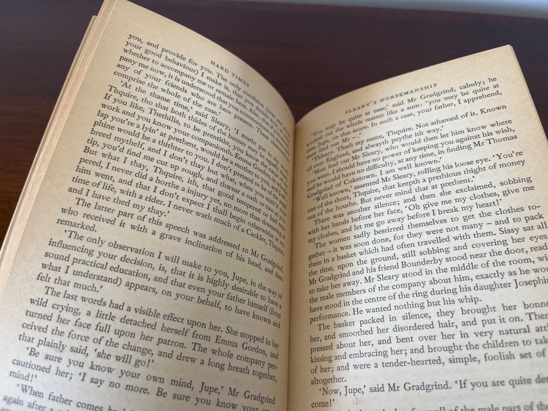 Bücher: Buch - HARD TIMES, Charles Dickens, Englisch – Gebraucht aus Luzern von Jiggy_8898 6
