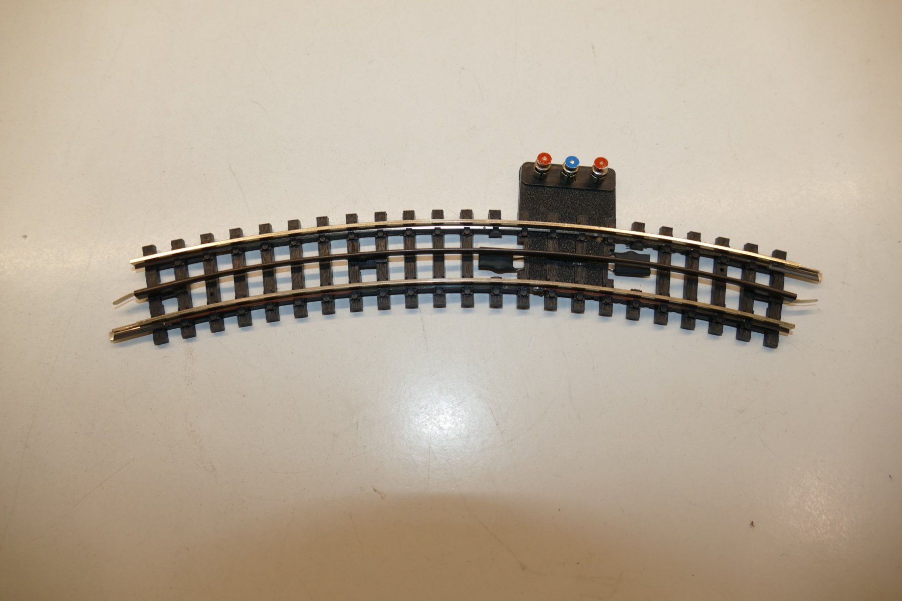 Trix Modelleisenbahnen: Trix Express H0: Gebogenes Anschlussgleis K.Nr. 4372 – Gebraucht aus Niederhasli von rail-duerst