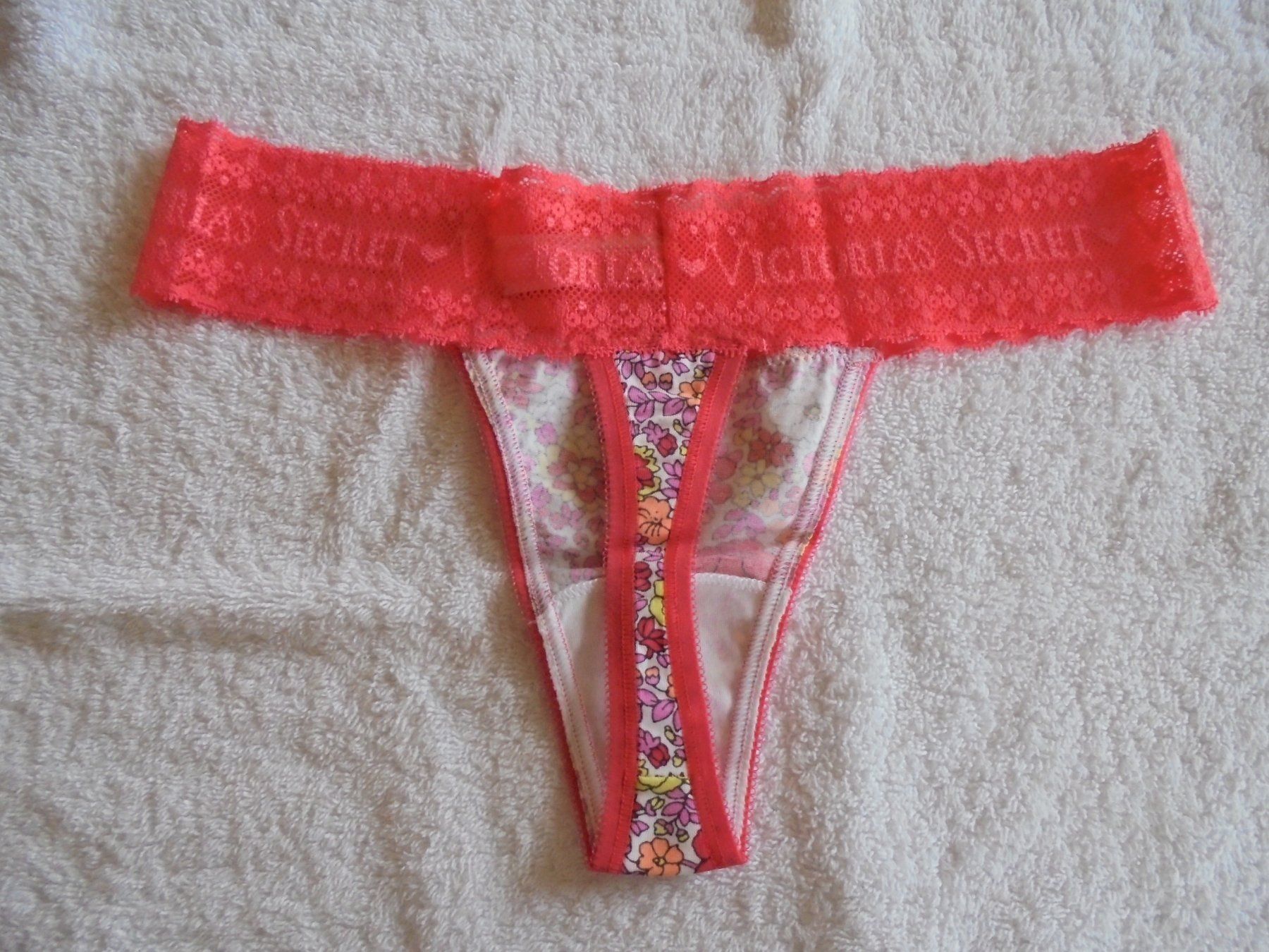 Victoria's Secret Sonstige Unterwäsche: VICTORIA'S SECRET THONG, S, NEU – Neu und originalverpackt aus Aarau Rohr von PinkSchwein 3