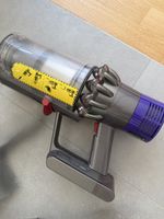 Dyson V10 