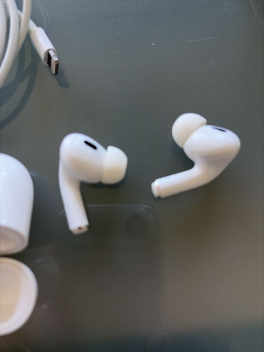 Apple Cuffie: Apple AirPods Pro 2nd Gen. Lightning – Usato da Zürich venduto da 2ol_2hcs 2