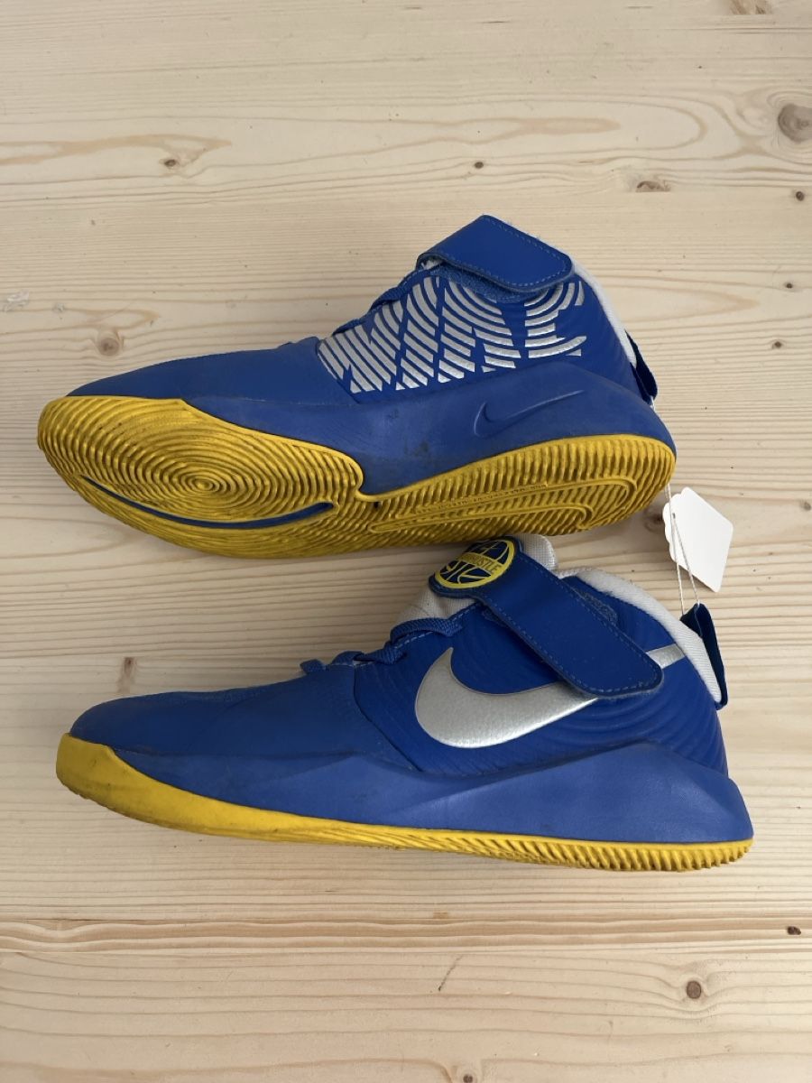 Adidas Scarpe per ragazzi: Adidas Teamhustle Grösse 34 – Usato da Derendingen venduto da Carbon10 1