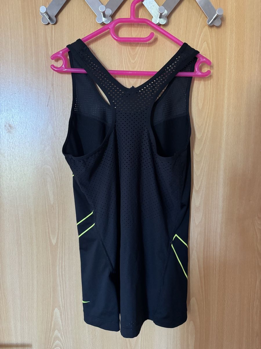 Nike Top: Nike Sportoberteil schwarz Grösse M – Nuovo (secondo la descrizione) da Ins venduto da maximal_30CHF 2