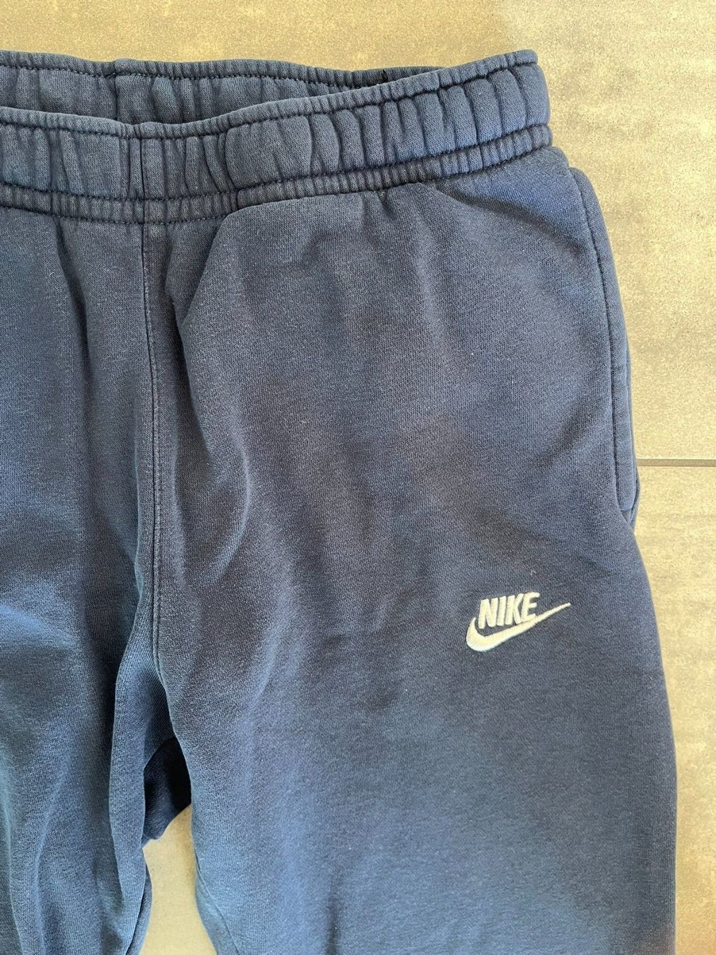 Nike Pantaloni: NIKE Trainerhose lang Blau – Usato da Otelfingen venduto da Denis_ZH 2