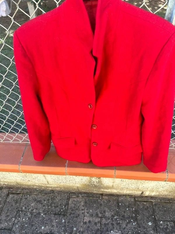 Giacche: Roter Vintage-Blazer 80 % Wolle – Usato da Coldrerio venduto da Theres2004 7