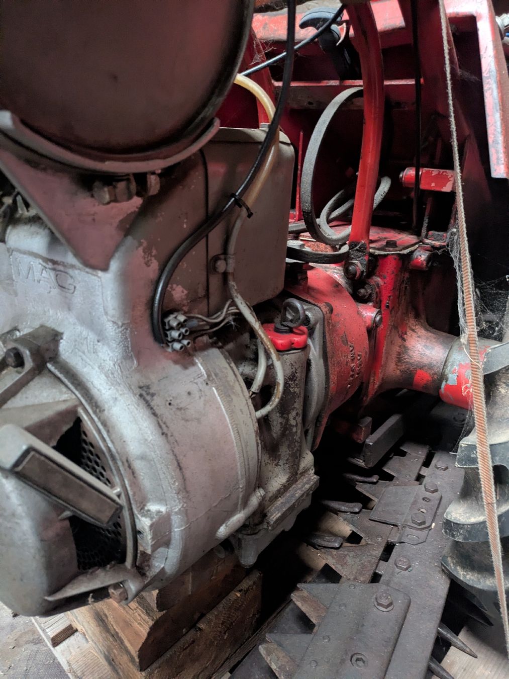 Aebi Alle Maschinen: Aebi AM40 Motormäher mit Gabeleingrasung – Gebraucht aus Widen von timon98 3