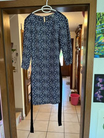 Robe H&M 38 bleu vert blanc bon état manque bouton