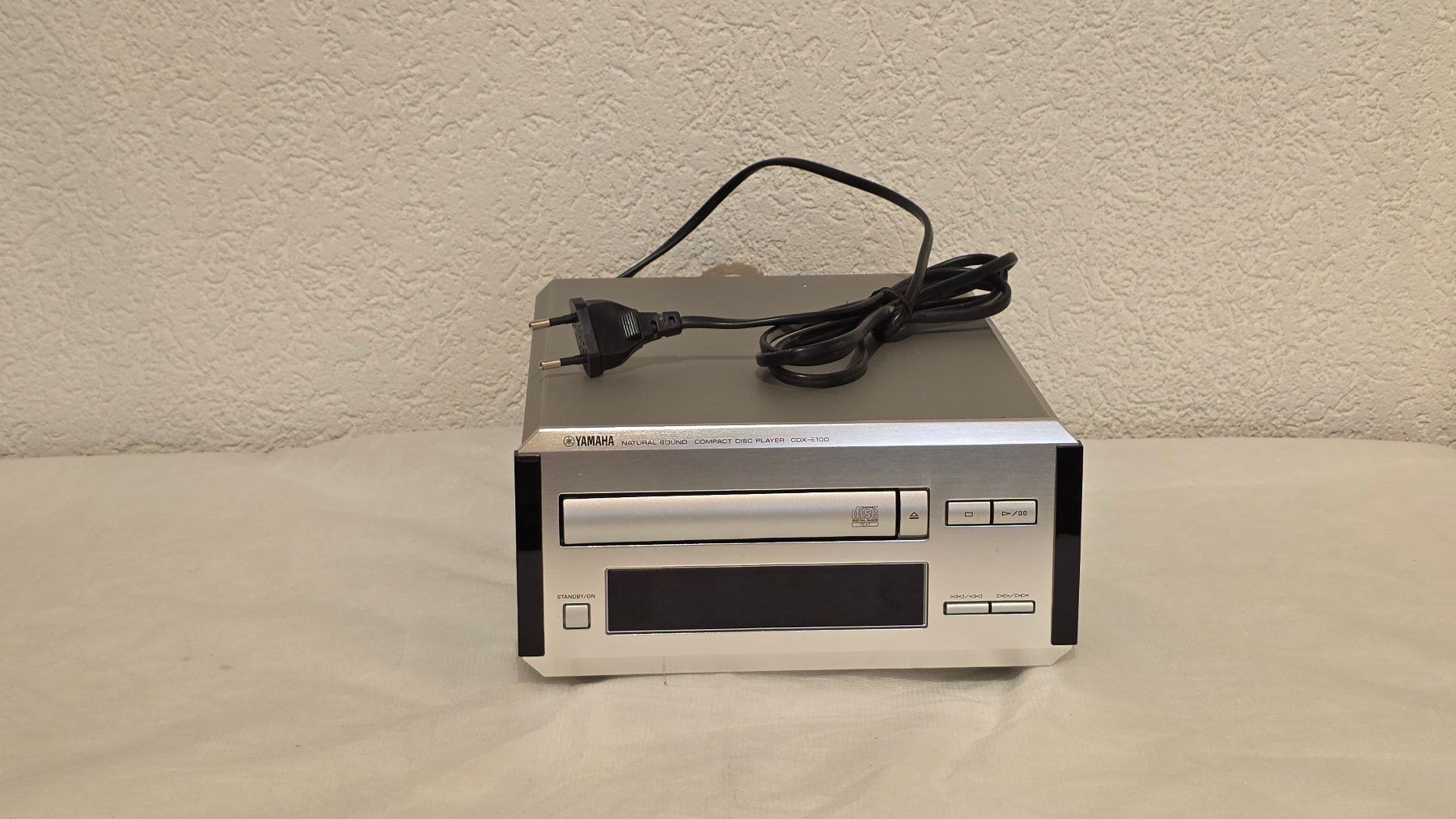 CD: YAMAHA CDX-E100 CD player – Usato da Arlesheim venduto da ars_musica 4