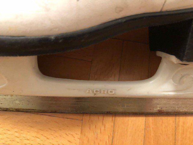 Pattini da ghiaccio: Schlittschuhe (Groesse 34) – Usato da Zürich venduto da lenchen5 2