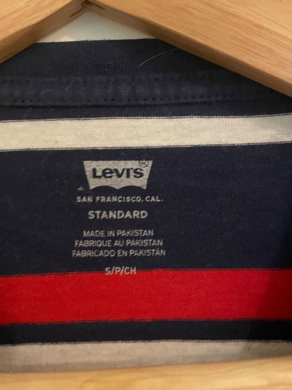 Levi's T-Shirts: Levi's T-Shirt (Grösse S) – Gebraucht aus Zufikon von SULMI02 2