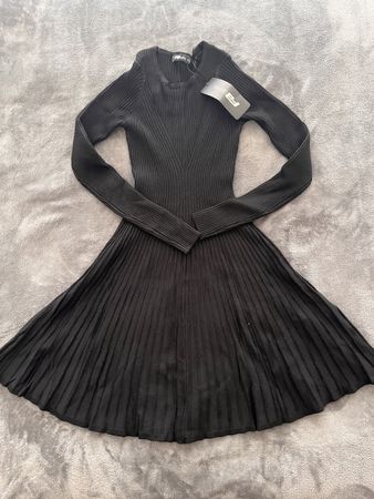 Robe noire élégante et chic